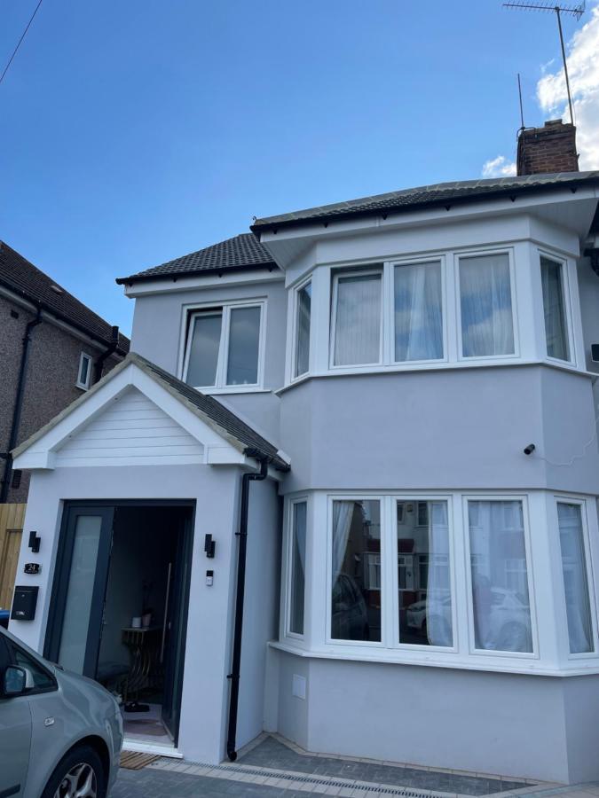 Modern Huge Double Room With Private Bathroom In Colindale Edgware Екстер'єр фото