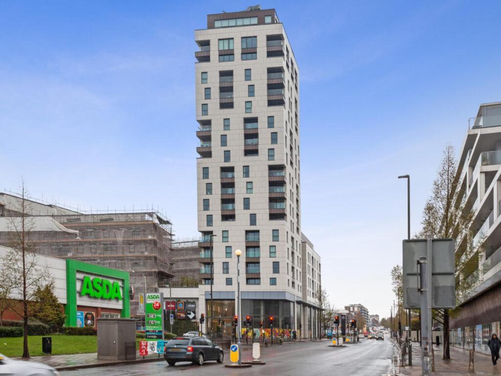 Modern Huge Double Room With Private Bathroom In Colindale Edgware Екстер'єр фото