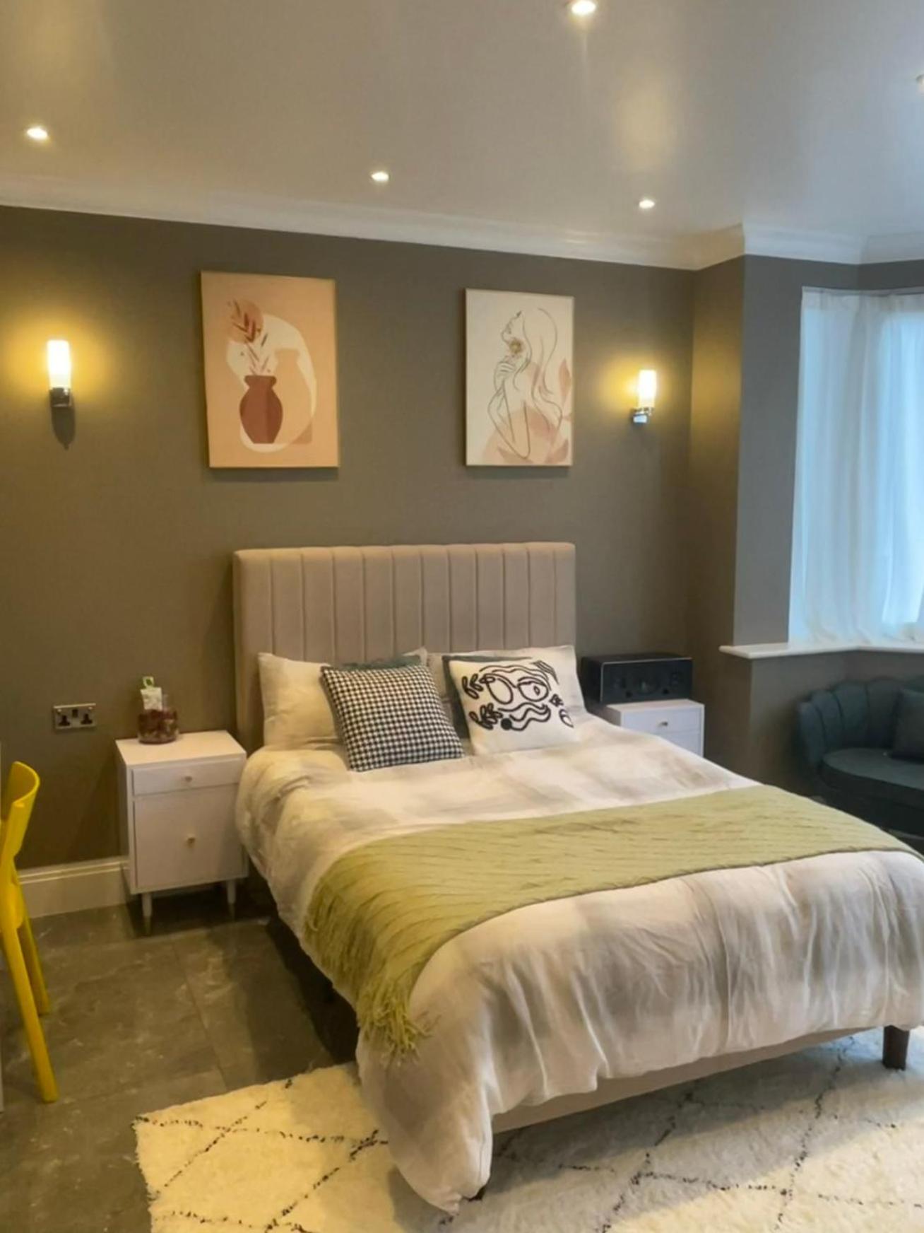 Modern Huge Double Room With Private Bathroom In Colindale Edgware Екстер'єр фото