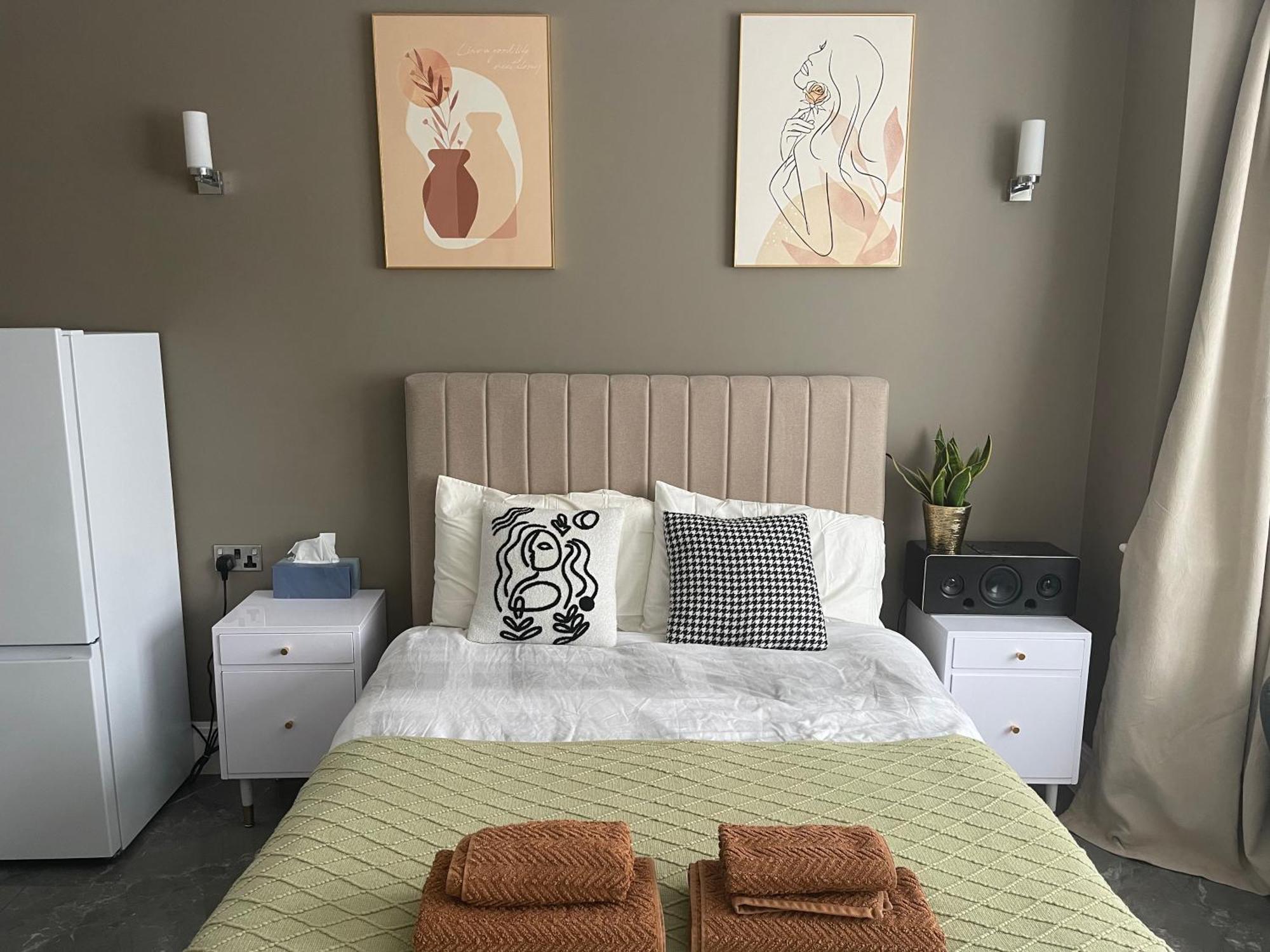 Modern Huge Double Room With Private Bathroom In Colindale Edgware Екстер'єр фото